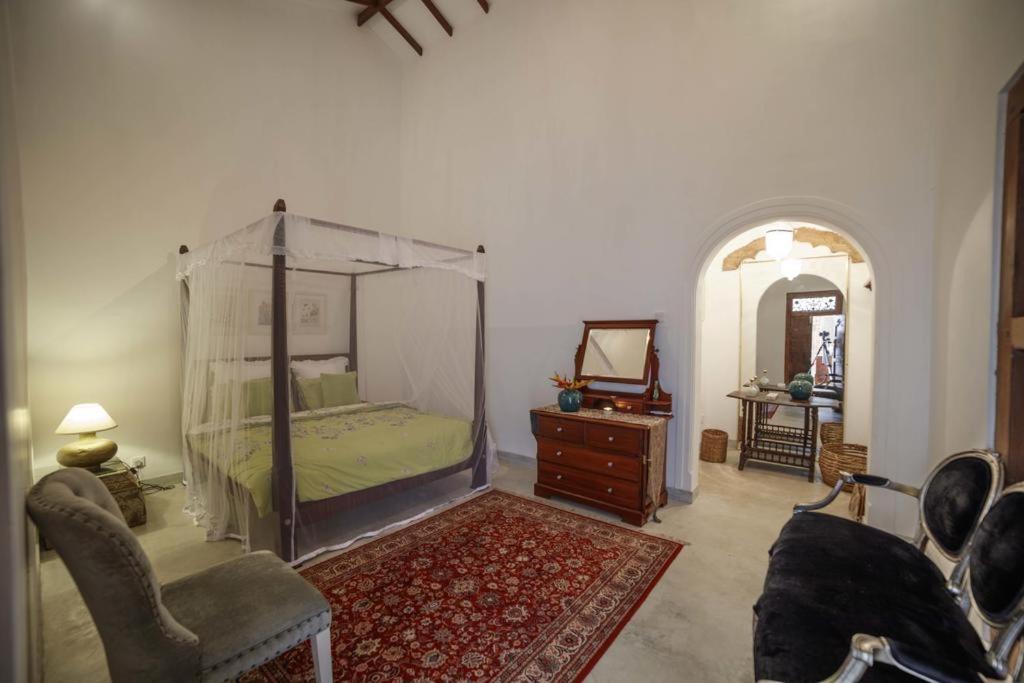 Treasure Rock Bed & Breakfast Kirinda  Exterior photo